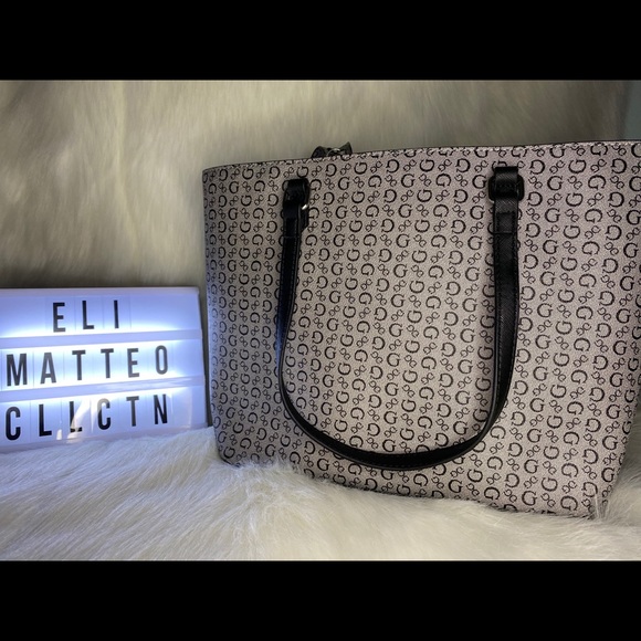 Guess Tote Bag 🇨🇦 - Picture 2 of 2